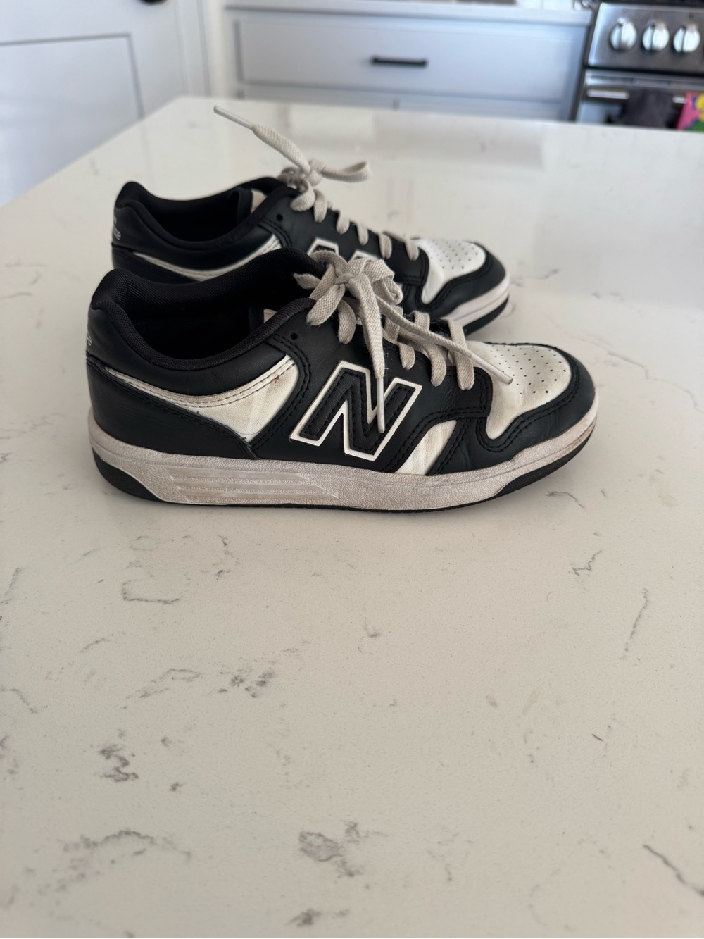New Balance 480 Boys Size 1 Black White Athletic Leather Shoes Sneakers
